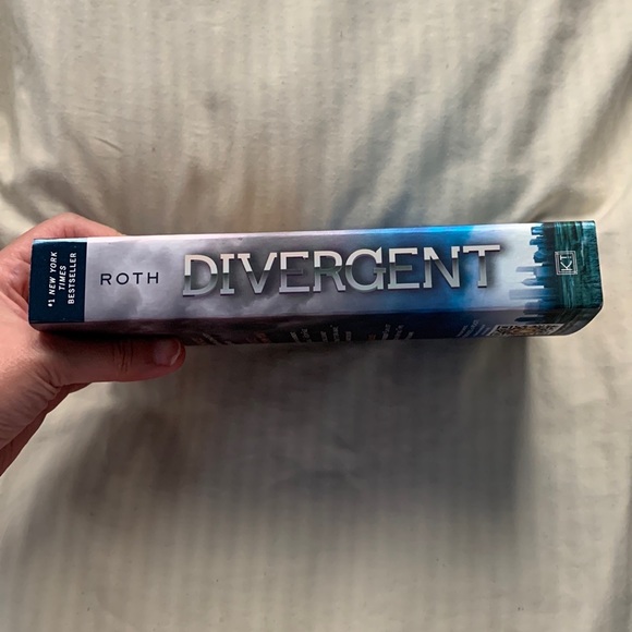 Divergent - Book - - Picture 5 of 5